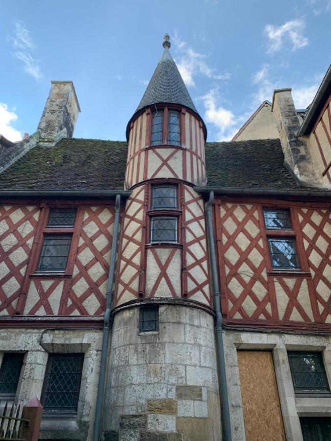 Le Petit Chateau Du Docteur Cambournac Bourges Bagian luar foto